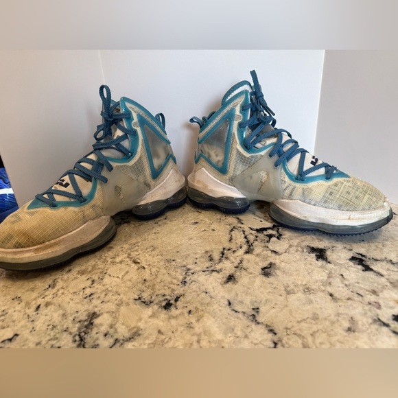 NIKE LEBRON 19 SPACE JAM - Picture 1 of 7